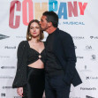 ANTONIO BANDERAS ARROPADO POR SU HIJA STELLA Y SU PAREJA, NICOLE KIMPEL EN EL ESTRENO DE SU NUEVO ESPECTÁCULO "COMPANY"