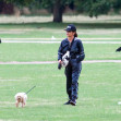 Catherine Zeta-Jones, fotografiată în parc, la plimbare cu câinele