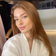 Cine este tânăra de 19 ani care a fost fotografiată alături de Leonardo DiCaprio