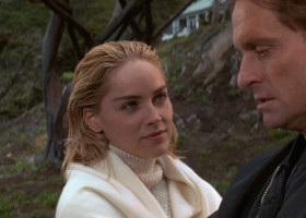 Sharon Stone nu e convinsă că Hollywood-ul are nevoie de un nou Basic Instinct: "Nu știu de ce ai face asta. Mult noroc!"