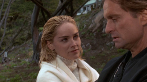 Sharon Stone nu e convinsă că Hollywood-ul are nevoie de un nou Basic Instinct: "Nu știu de ce ai face asta. Mult noroc!"