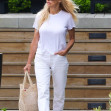 Cum arată Pamela Anderson într-o zi obișnuită, când nu poartă ținute provocatoare. Actrița din „Baywatch” se menține într-o formă de invidiat