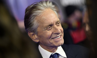 Michael Douglas a dezvăluit cum a reușit să joace atât de bine scenele intime din „Basic Instinct”: „Sunt expert”