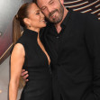 Jennifer Lopez și Ben Affleck, gesturi tandre în fața obiectivelor de fotografiat