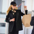 EXCLUSIVE: *NO DAILYMAIL ONLINE* Nicole Kidman And Her Daughters, Sunday, 15 And Faith, 12, Spotted Making Their Way Through Sydney Airport To Catch A Flight Back "Home" To The USA