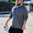 Angus T. Jones, apariție rară pe străzile din California