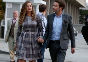 "E o umbră a femeii care obișnuia să fie". Soția lui Danny Masterson a cerut divorțul la doar 12 zile după ce actorul a fost condamnat la 30 de ani de închisoare pentru viol