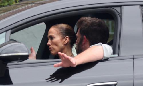 Când ar fi apărut problemele dintre Jennifer Lopez și Ben Affleck. Un apropiat a rupt tăcerea: „Nu erau pe aceeași lungime de undă!”
