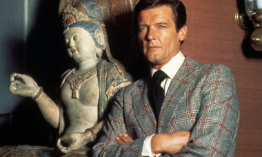 Fiii lui Roger Moore sunt copia fidelă a actorului care l-a interpretat de 7 ori pe James Bond. Geoffrey și Christian, înalți ca brazii și șarmanți
