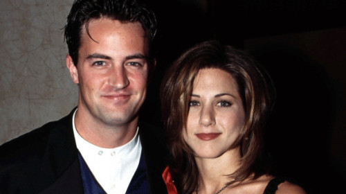 Rugămintea lui Jennifer Aniston, la o lună de la moartea lui Matthew Perry: Ar fi fost recunoscător pentru dragostea voastră