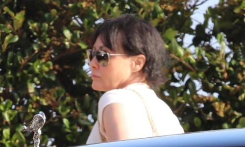 Ce se întâmplă cu Shannen Doherty după ce a dezvăluit că i s-a răspândit cancerul la oase. Un apropiat a rupt tăcerea