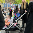 Sophie Turner împreună cu fiicele ei/ Profimedia