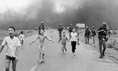 Phan Thi Kim Phuc, "fetița arsă de napalm", a încheiat tratamentul pentru arsuri la 50 de ani de la atacul din Vietnam