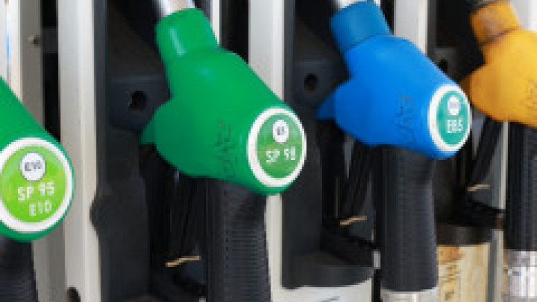 Benzina și motorina au înregistrat scăderi de preț uriașe într-o singură zi