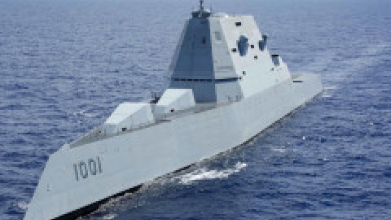 Marina americană și-a trimis cea mai avansată navă în estul Asiei. Distrugătorul invizibil va fi înarmat cu rachete hipersonice