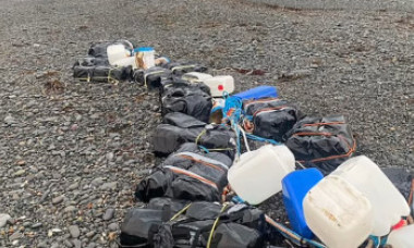 Un bărbat care a ieșit la plimbare pe plajă a făcut o descoperire uluitoare, de peste 100 de milioane de euro