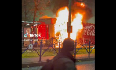 Celebrul camion Coca-Cola al lui Moș Crăciun a luat foc în București