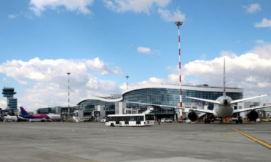 Aeroportul Otopeni. Un autobuz care transporta călătorii la îmbarcarea în avion a ajuns pe DN1