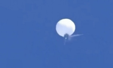 Cât era de mare balonul chinezesc doborât de SUA deasupra oceanului: Avea înălțimea unui bloc cu 20 de etaje și cântărea peste o tonă