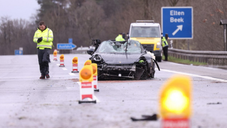 GALERIE FOTO Patru morți și trei mașini Porsche implicate într-un accident rutier groaznic petrecut în Germania