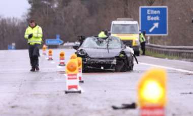 GALERIE FOTO Patru morți și trei mașini Porsche implicate într-un accident rutier groaznic petrecut în Germania