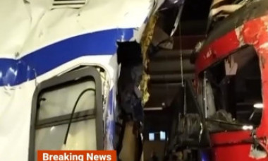 Accident feroviar grav în gara Galați. Un mort și 3 răniți, după ce o locomotivă a intrat cu viteză într-un vagon de călători