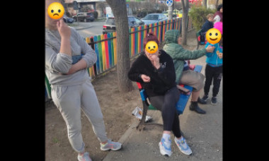 Două femei mâncau semințe într-un parc din Craiova și aruncau cojile pe jos. Ce s-a întâmplat când a apărut poliția
