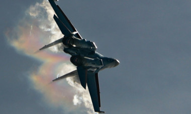 Primele imagini cu avionul rusesc Su-35 doborât în regiunea Kursk. Cum ar fi reușit ucrainenii lovitura