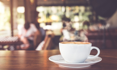 O femeie a comandat o cafea în centrul Vienei fără să se uite în meniu. Când a primit nota a avut un șoc