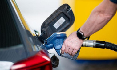 Evaziunea fiscală din domeniul petrolier. Cum pierde statul bani la buget din fraudele cu TVA și accize și care sunt posibilele cauze