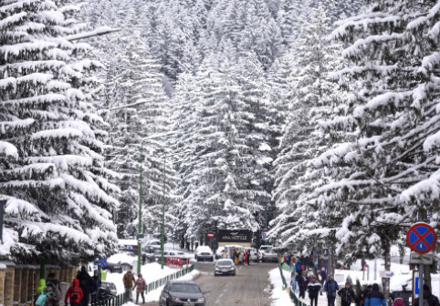 Frig, ploi și ninsori în România: primele zile de octombrie aduc vreme mai rece decât de obicei. Anunțul meteorologilor