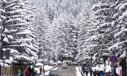 Frig, ploi și ninsori în România: primele zile de octombrie aduc vreme mai rece decât de obicei. Anunțul meteorologilor