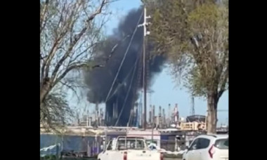 Explozie la Rafinăria Petromidia din Năvodari. 20 de persoane au fost evacuate. Nu sunt victime