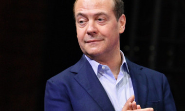 Medvedev amenință cu nucleara: „Nu vor putea să se ascundă nici la Capitoliu, nici la Elysee”