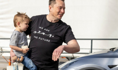 Programul zilnic al lui Elon Musk: mănâncă o gogoașă în fiecare dimineață și se culcă la 3. Cum își împarte timpul și ce obiceiuri are