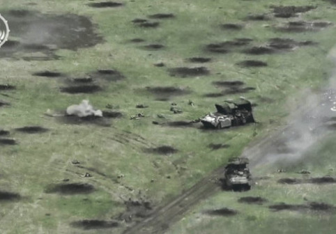 VIDEO Imagini dramatice cu parașutiști ruși vânați în câmp deschis de un blindat Bradley ucrainean