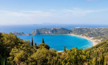 Un turist în vârstă de 55 de ani a fost găsit mort pe insula Corfu din Grecia. Este al treilea, în decurs de o săptămână