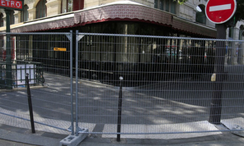Restaurantele din Paris, pustii ca în pandemie înainte de Jocurile Olimpice. Proprietarii sunt furioși: „O închisoare în aer liber”