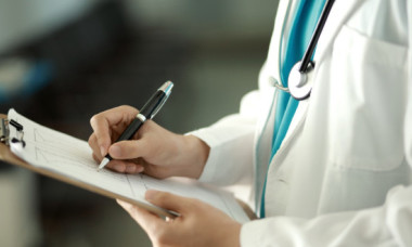 Doctoriță bătută de familia unei paciente, la spitalul Târgu Jiu: „Am fost lovită cu pumnii, a fost aruncată cafea fierbinte pe mine”