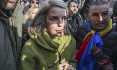 Soția lui Călin Georgescu, Cristela, se plânge că a ajuns victima fake news-urilor: „Nu veniți să cântați în fața porții”