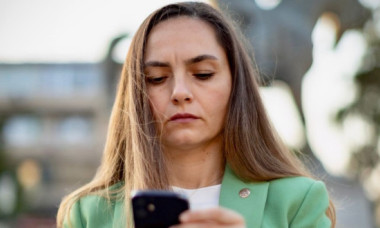 Anamaria Gavrilă a chemat poliția, susținând că e agresată de jurnaliști. Polițiștii au sancționat-o însă tot pe ea