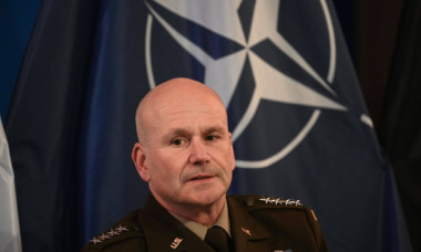 Administraţia Trump ia în considerare renunțarea la comanda militară a NATO în Europa. Care este motivația din spatele acestei decizii