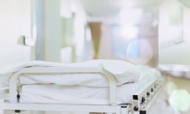 Medicii care pleacă mai devreme de la spital pentru a lucra la privat riscă să rămână fără loc de muncă