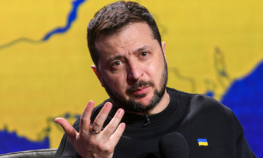 „Neînfricat, flexibil, cu o minte ageră”. Cum rezistă Volodimir Zelenski după trei ani de război, prin ochii prietenilor săi