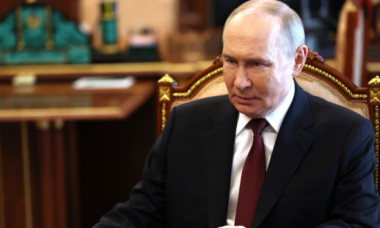 Vladimir Putin a ordonat schimbarea numelui aeroportului din Volgograd în Stalingrad