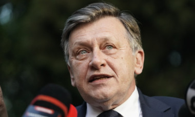 Crin Antonescu, pe Facebook: „Dacă voturile PSD veneau spre mine, însemnau stagnare şi «sistem». Dacă ar merge la Dan, ar fi bune”