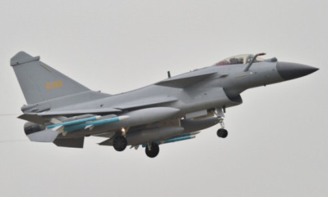J-10 chineze versus Rafale franceze. Bătălia aeriană dintre Pakistan și India devine studiu de caz pentru armatele lumii