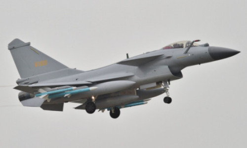 J-10 chineze versus Rafale franceze. Bătălia aeriană dintre Pakistan și India devine studiu de caz pentru armatele lumii