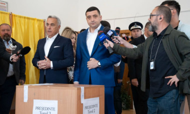 Călin Georgescu și George Simion, împreună la vot și în turul 2. Liderul AUR: „Am votat împotriva celor care ne desconsideră pe toţi”