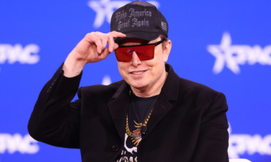Magnații tech apropiați de Donald Trump pun sub semnul întrebării alegerile din România. Ce mesaje rostogolesc Elon Musk și David Sacks